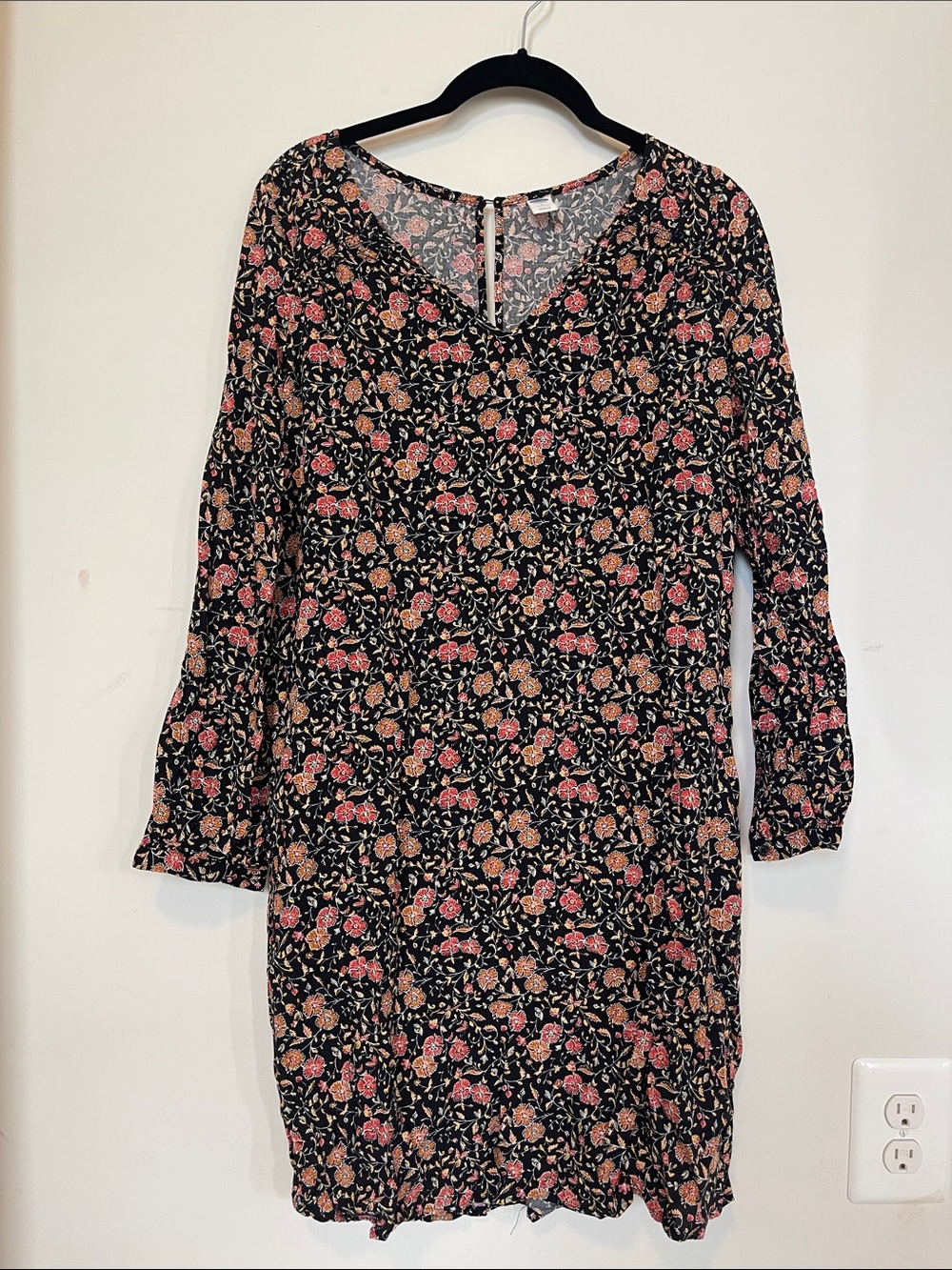 Old Navy black floral print dress Size small tall